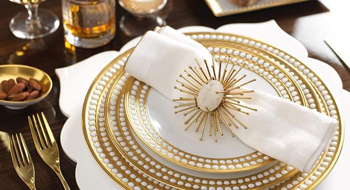 Setting up a luxury dinner is an artful affair, but if you want to make an ...